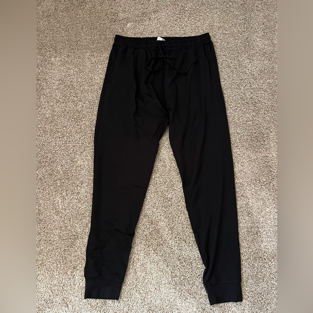 ALO Yoga Men's Classic Black Joggers